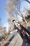 重磅推薦！淫盪肥臀人妻母狗【見過騷的 沒見過這么騷的】喜歡戶外露出，喜歡被很多男人操