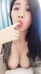 人前高冷私下極度反差大奶肥臀露臉妹【瑩瑩】與炮友造愛自拍視圖流出~邊呻吟邊說騷話