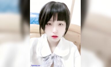 極品蘿莉音聲控露臉反差小嫩妹【比心陪玩小雪】私人高價定製紫薇裸身完成任務 (40)