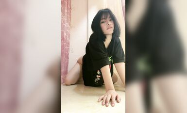 皮皮蝦網紅純欲女神【在下小羊】人前傲女，人後母狗，被金主包養定製私拍各種裸舞紫薇視頻207V (135)