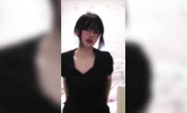 皮皮蝦網紅純欲女神【在下小羊】人前傲女，人後母狗，被金主包養定製私拍各種裸舞紫薇視頻207V (179)