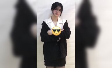 皮皮蝦網紅純欲女神【在下小羊】人前傲女，人後母狗，被金主包養定製私拍各種裸舞紫薇視頻207V (35)