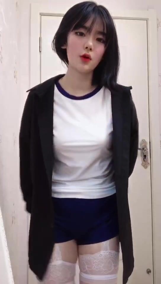 皮皮蝦網紅純欲女神【在下小羊】人前傲女，人後母狗，被金主包養定製私拍各種裸舞紫薇視頻207V (59)