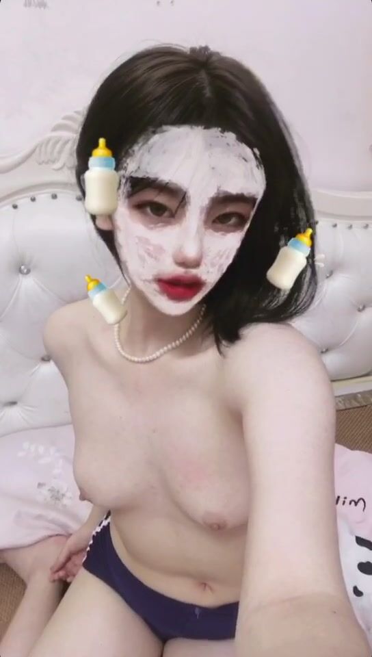 皮皮蝦網紅純欲女神【在下小羊】人前傲女，人後母狗，被金主包養定製私拍各種裸舞紫薇視頻207V (89)