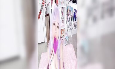 推特二次元小仙女紅人亞裔正妹迷人的貓老師收費私拍年齡不大玩得超級大膽各種道具雙洞齊開 (3)