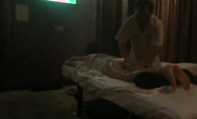 戶外露出界鼻祖！曾火遍全網的美臀反差人妻【人間精靈】景區人前放肆露出+野戰車震無水全套 (4)