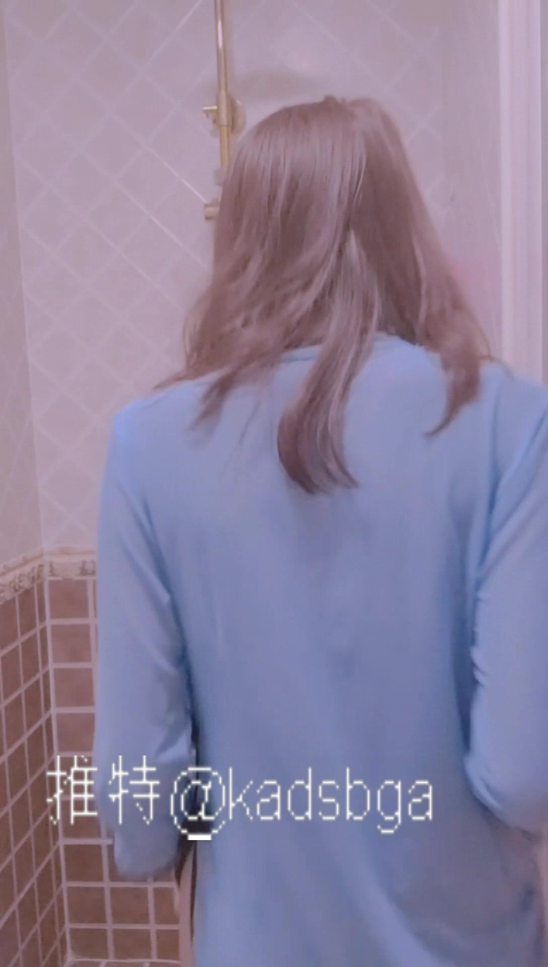 推特上著名抖音風福利姬可愛多是冰棍阿-露臉12分鍾勾引誘惑