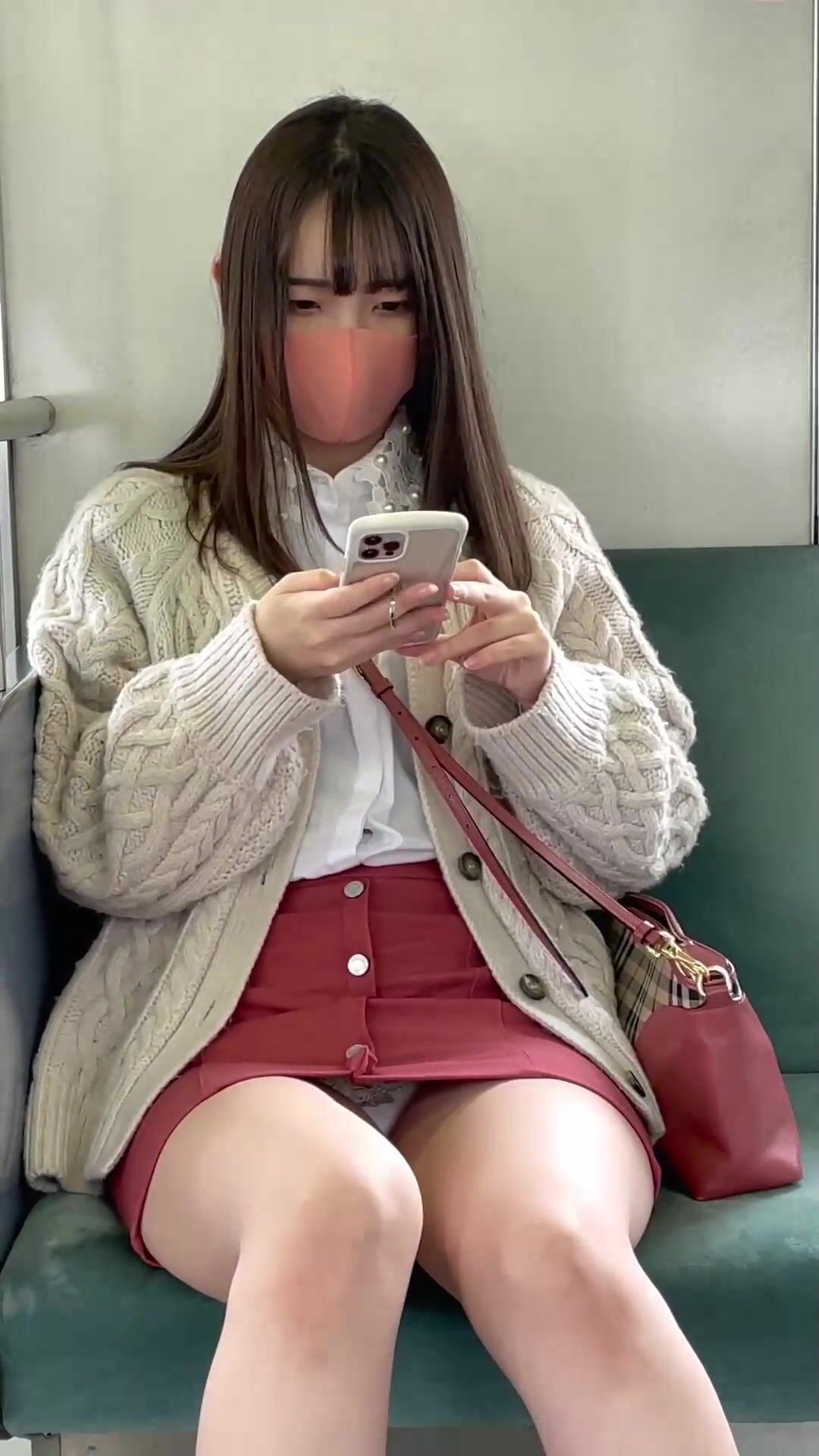 精品推薦 島國網站『Pcolle』賣家高價售賣盜撮女大學生少婦電車當眾露出裙底性感街拍-ピーナッツ (1)