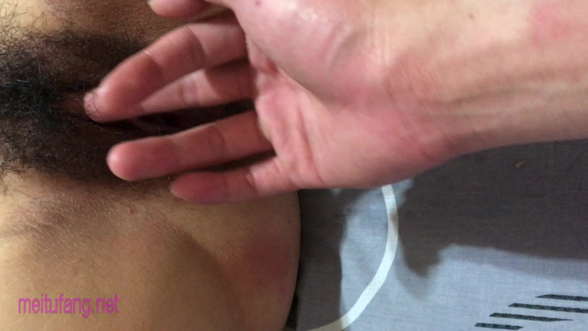 因為長得像王祖賢所以在學校挺火的搶手大一新生妹被校內老司機拿下啪啪露臉自拍無套內射 (2)