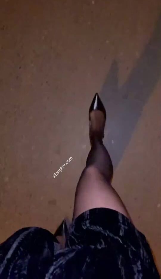 蜜桃臀女友『Seohoon』像母狗一樣服從被各種抽插 白豐臀邊摳穴邊抽插滋滋冒水 高清