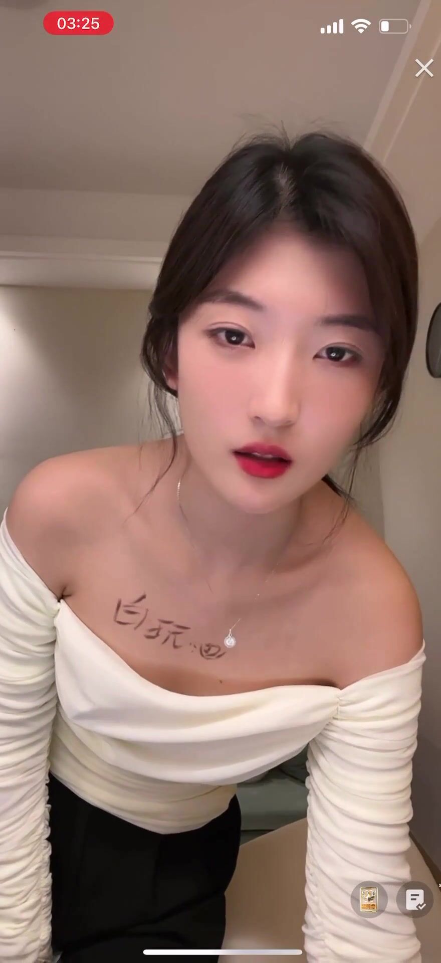 最新《瘋狂抖音》外篇之《抖音擦邊8》各種閃現走光刷邊 走私會議房給男友口愛 這期超精彩1-美女露點 (3)