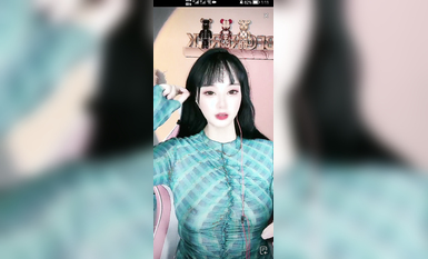 最新《瘋狂抖音》外篇之《抖音擦邊8》各種閃現走光刷邊 走私會議房給男友口愛 這期超精彩4.真空凸點 (4)