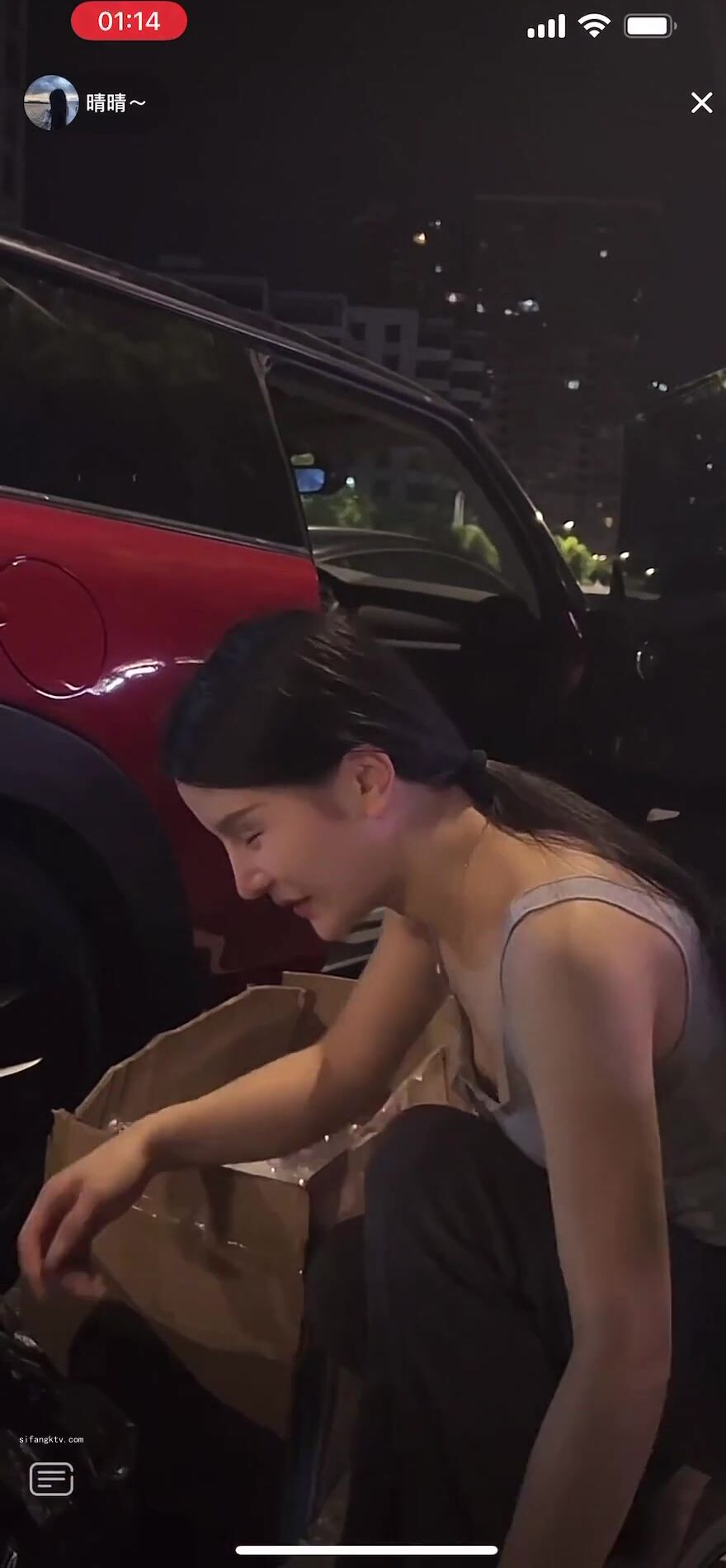 最新《瘋狂抖音》外篇之《抖音擦邊8》各種閃現走光刷邊 走私會議房給男友口愛 這期超精彩2.美女擦邊 (7)