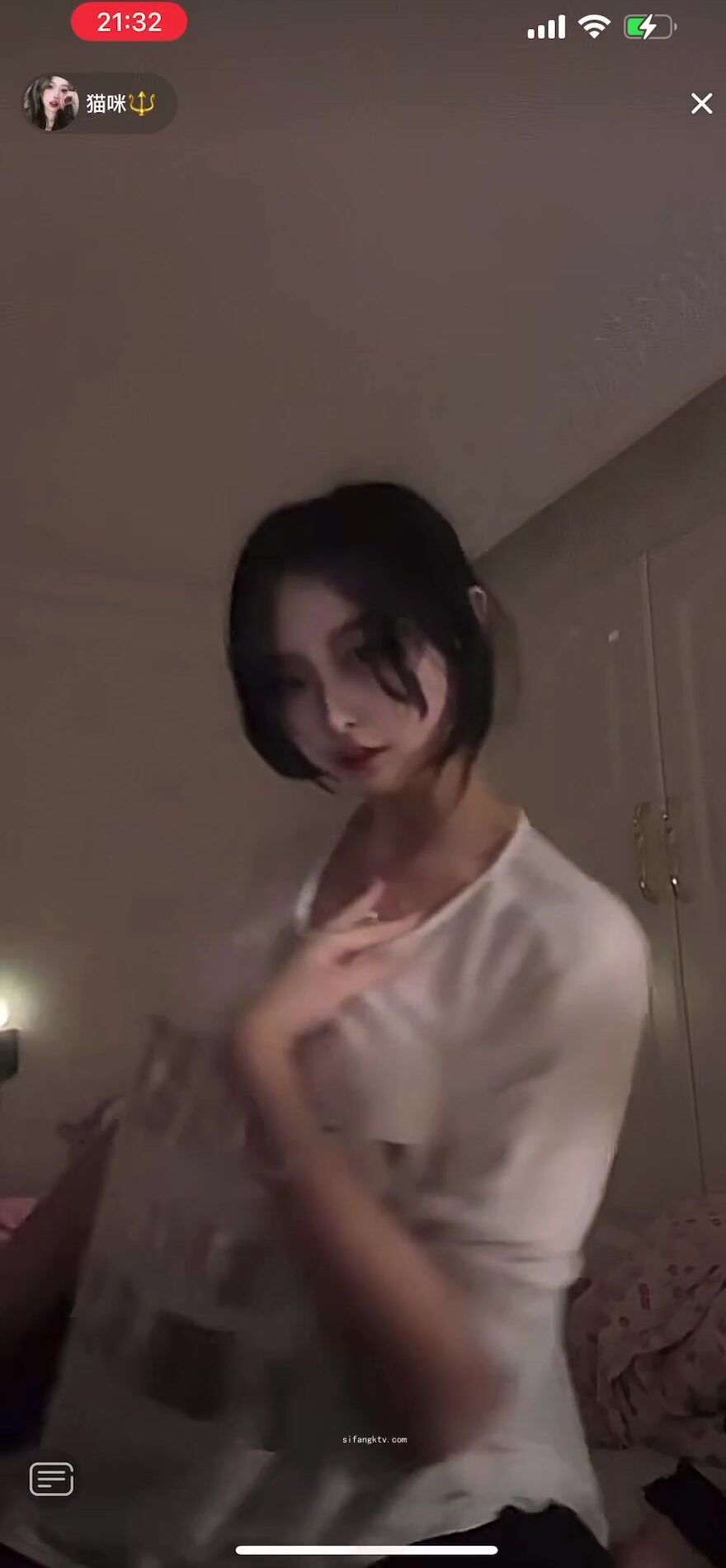 最新《瘋狂抖音》外篇之《抖音擦邊8》各種閃現走光刷邊 走私會議房給男友口愛 這期超精彩1-美女露點 (8)