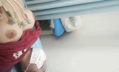 國內某體檢中心心電圖檢查偷拍 各種美乳大學生少婦美乳映入眼簾，處女的奶子圓潤堅挺好好看 (19)