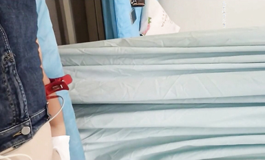 國內某體檢中心心電圖檢查偷拍 各種美乳大學生少婦美乳映入眼簾，處女的奶子圓潤堅挺好好看 (3)