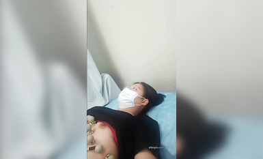 國內某體檢中心心電圖檢查偷拍 各種美乳大學生少婦美乳映入眼簾，處女的奶子圓潤堅挺好好看 (33)