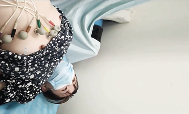 國內某體檢中心心電圖檢查偷拍 各種美乳大學生少婦美乳映入眼簾，處女的奶子圓潤堅挺好好看 (51)