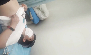 國內某體檢中心心電圖檢查偷拍 各種美乳大學生少婦美乳映入眼簾，處女的奶子圓潤堅挺好好看 (2)