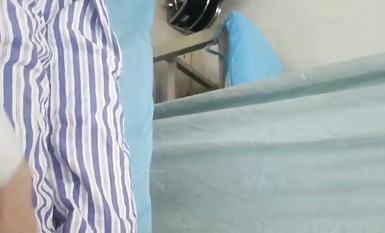 國內某體檢中心心電圖檢查偷拍 各種美乳大學生少婦美乳映入眼簾，處女的奶子圓潤堅挺好好看 (16)