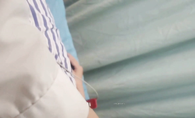 國內某體檢中心心電圖檢查偷拍 各種美乳大學生少婦美乳映入眼簾，處女的奶子圓潤堅挺好好看 (16)