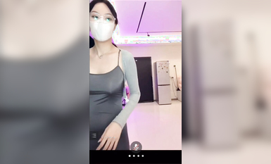 抖音重磅：56W粉絲女神【草莓小甜心】【丁姐】高價走私直播秀 (4)