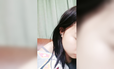 太嫩了！3個學生妹妹~在家全裸自慰~【佳怡】小穴反光~！ (2)