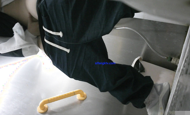 十月最新流出廁拍大神潛入 師范大學附近公共廁所正面全景偷拍青春靚麗學妹第十期-運動褲妹子