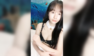 純欲系天花板美少女！甜美卡哇伊！開房和炮友操逼，浴室洗澡堅挺白嫩奶子，美臀騎乘位套弄
