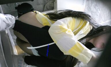 七月最新流出私房大神隔牆有眼 原創廁拍 水晶高跟絕頂女神姍姍來遲2 (2)