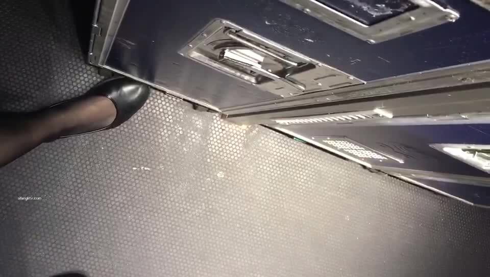 【真實空姐】各大航空美麗空姐 不欲人知的真實反差 (27)