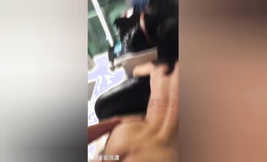 露臉才是王道！傳媒大學溫柔美女小姐姐與男友出租房X愛私拍爆肏乾的哭腔嗲叫不停喊不要2