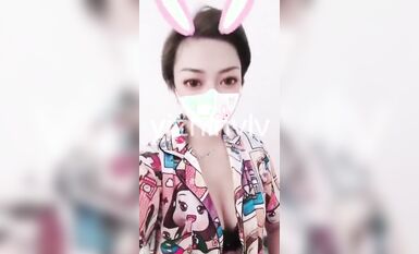 推特24萬粉騷貨『大婊姐』私密群淫語群P私拍 網紅美乳各種劇情啪啪 真人實戰 高清 (1)