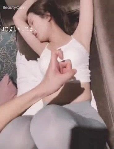 稚嫩漂亮嫩妹『清純女友』漂亮妹子口技非常棒 多套情趣內衣各種肆意爆操嫩逼 高清 (32)