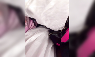 【極品稀缺 頂臀系列】懟臉拍被發現還被看到雞雞