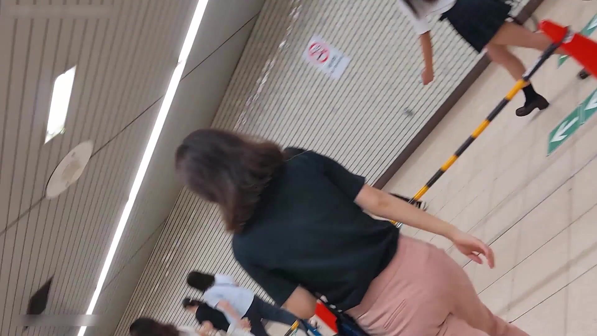 極品稀缺頂臀系列】頂JK美女