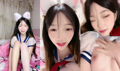 2024年2月，今年最美校花出現了【甜甜呀】過年躲在被窩里，脫光了好白，腿細，小穴不自覺地濕漉漉！