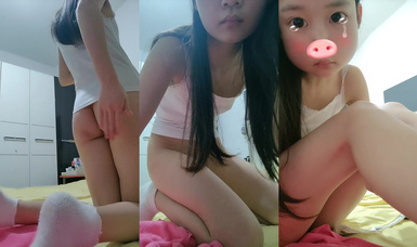 19歲清純學生 超級可愛【你的學妹】獨自在家鎖上門，閨房裡換裝自慰，撒尿特寫，水真多一直流個不停 (5)