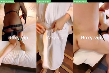 淫妻博主『cuckoldroxy』親眼看著自己老婆的逼變成別人雞巴的形狀 親自開車送老婆去挨操 綠奴的福音1 (2)