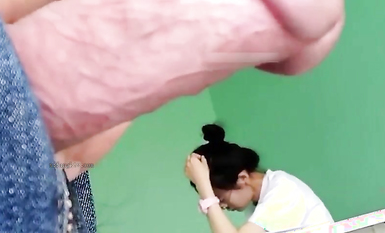 【極品稀缺 頂臀系列】校園自習室露出