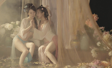 極品雙模網紅美少女火辣出鏡▌雲溪溪x奶桃▌古裝浴池嬉戲 性感肚兜誘人乳暈 濕身誘惑超寫實古代風