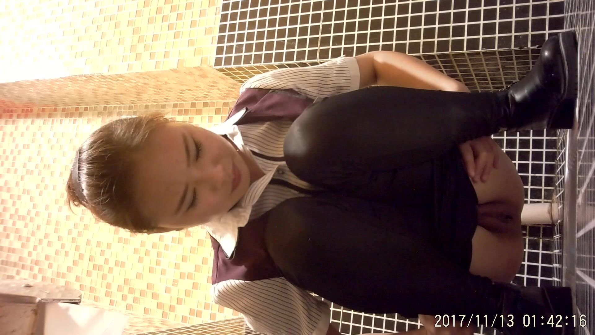 馬賽克蹲廁正面美女合集（醜女全部刪除）（1080P無水印） (5)