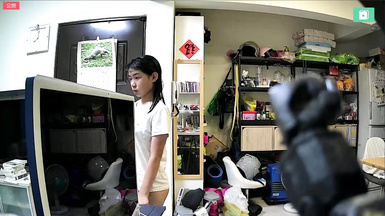 2024-05-03_臺北家庭監控_[內褲微露點]_回家換褲子_洗完澡穿內褲_跟爸爸講話穿褲子