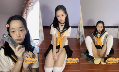 04年清純露臉小姐姐【胡椒籽】最新9月定製，各種COS裸體騷舞，道具紫薇噴水，與金主性愛 (6)