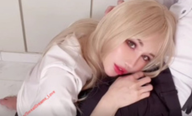 极品颜值美女，爱吃鸡巴，喜欢被玩弄小嫩逼