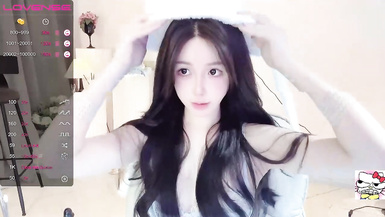 七月最新！黑絲大長腿172CM蘿莉臉超高顏女神【Deepeggs】【Hahaha_ha2】徹底放飛，在一個多小時內竟連續噴10次，這得喝多少水