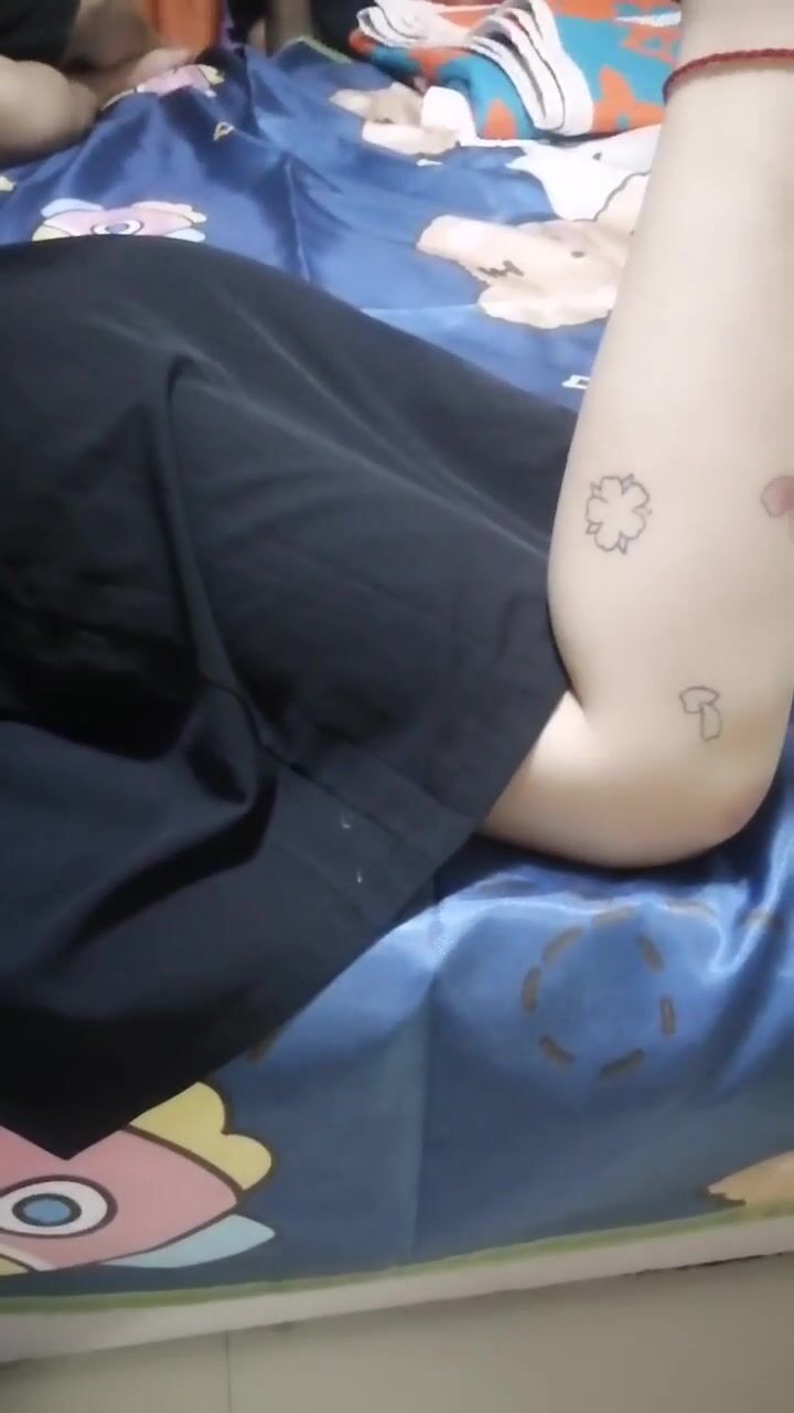 【爸爸的小狗】新人!三位可愛小蘿莉~道具自慰~3P啪啪噴水 (2)