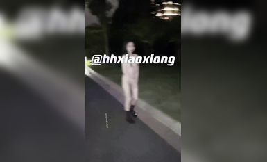 【極品女神重磅核彈】超級清純女神『小熊BB』最新頂級私拍 無可挑剔的清純氣質反差婊各種啪操 如此尤物操就完事 (32)