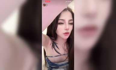 最新《瘋狂抖音》外篇之《抖音擦邊》眾女神直播中各種閃現走光刷邊 露毛露屁 凸點誘惑 (99)