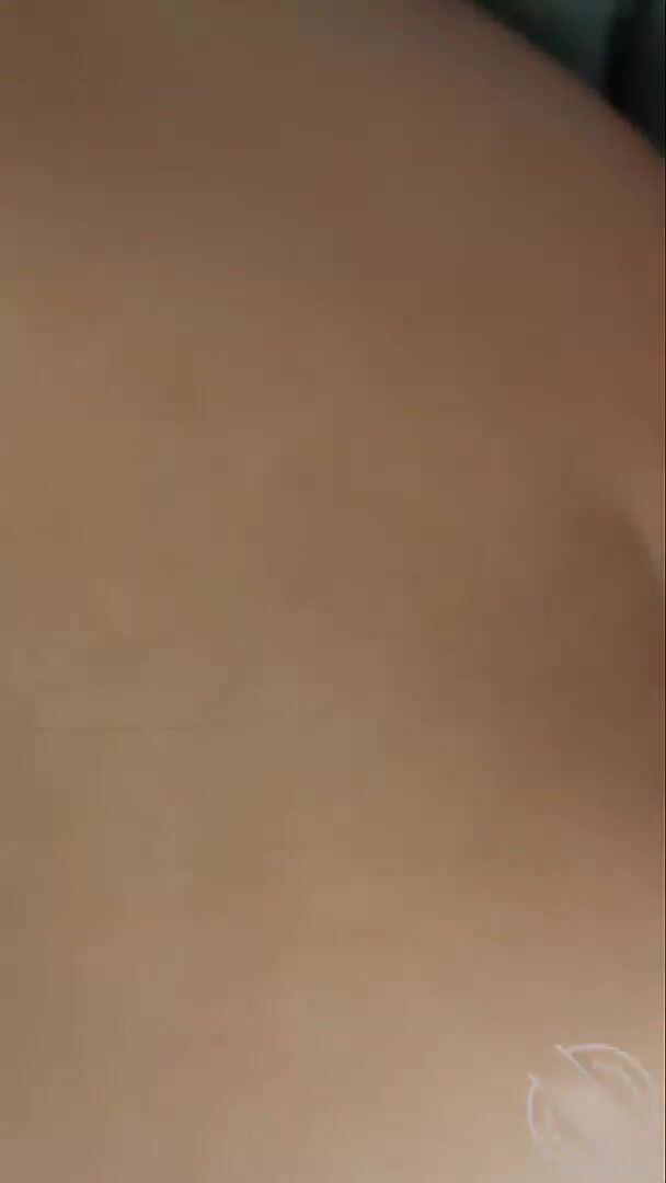 史詩級亂倫 龍鳳胎哥哥強上02年親妹妹 後續1 再次操正在寫作業的妹妹 干到一半才發現老媽在家